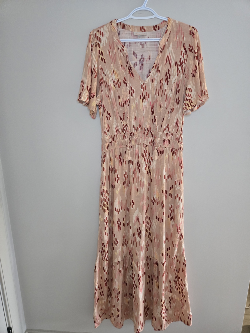 Knox Rose pink beige short sleeve midi dress, dark red accents, flowy, tassles